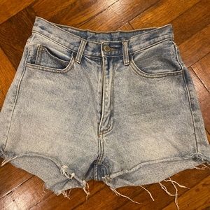 Short jeans